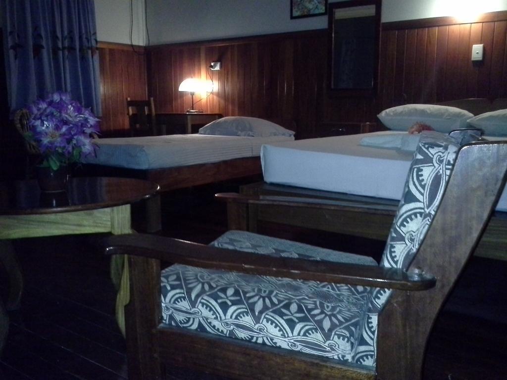 Rekona Lodge Gizo Kamer foto