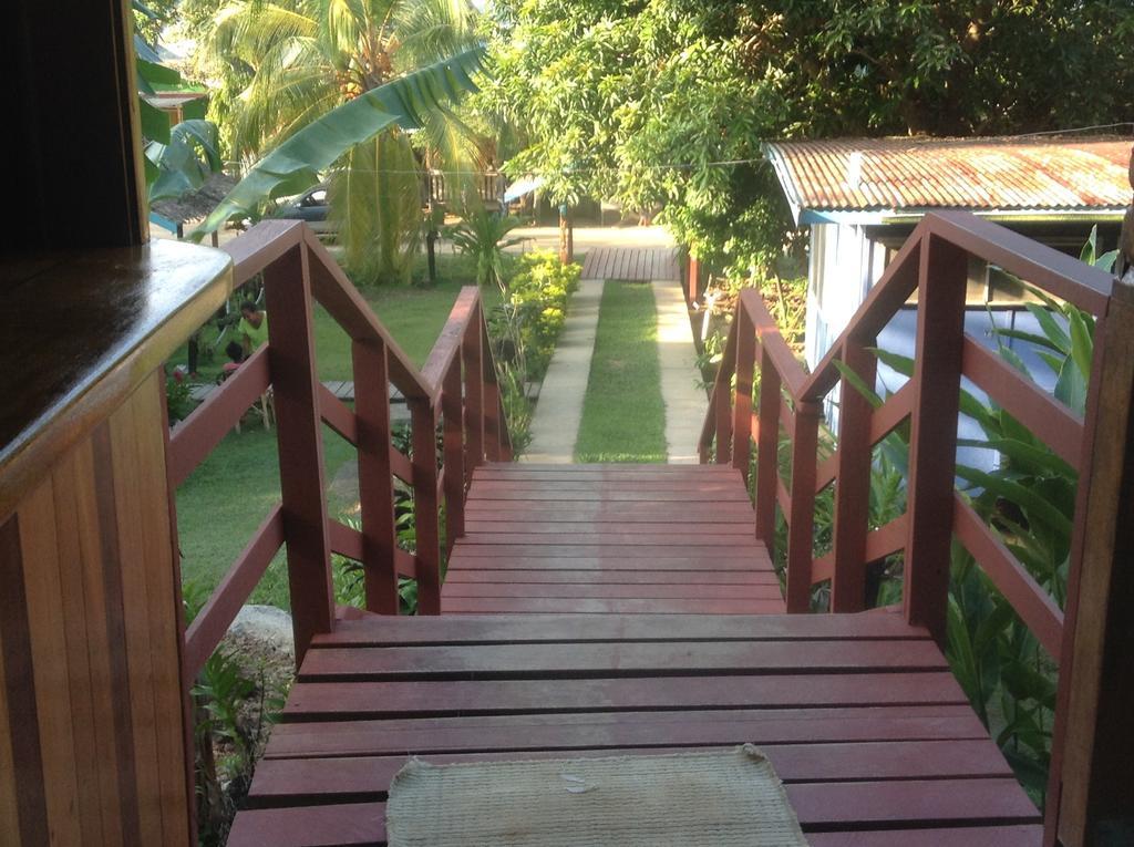 Rekona Lodge Gizo Buitenkant foto